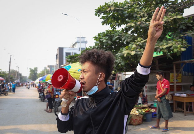 Momento de una de las protestas en Mandalay. / Efe