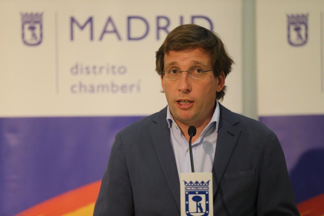 El alcalde de Madrid, José Luis Martínez-Almeida, interviene durante el acto de descubrimiento de la nueva denominación del Teatro Galileo, a 23 de junio de 2021, en Madrid, (España). 