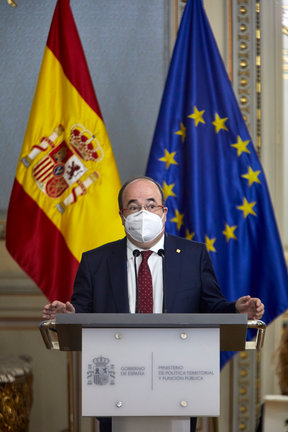 Archivo - El nuevo ministro de Política Territorial, Miquel Iceta, interviene durante el acto de traspaso de la cartera del Ministerio de Política Territorial y Función Pública, en Madrid (España)