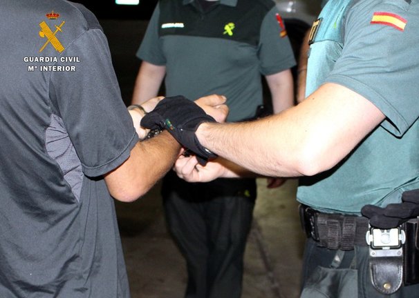 Imagen de archivo de una detención de la Guardia Civil