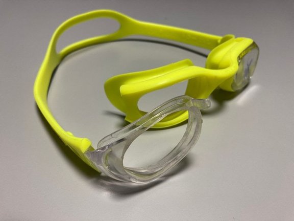 Gafas de natación usadas en un estudio de la UGR