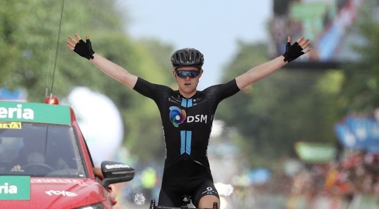 El ciclista australiano Michael Storer (Team DSM), ganador de la décima etapa de La Vuelta 2021, disputada entre Roquetas de Mar y Rincón de la Victoria sobre 189 kilómetros