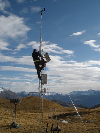 Estación meteorológica en altura para medición de la velocidad del viento