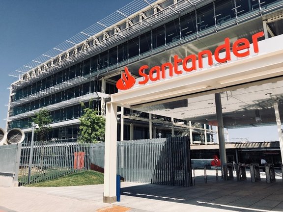 Una de las sedes del banco Santander. / Alerta