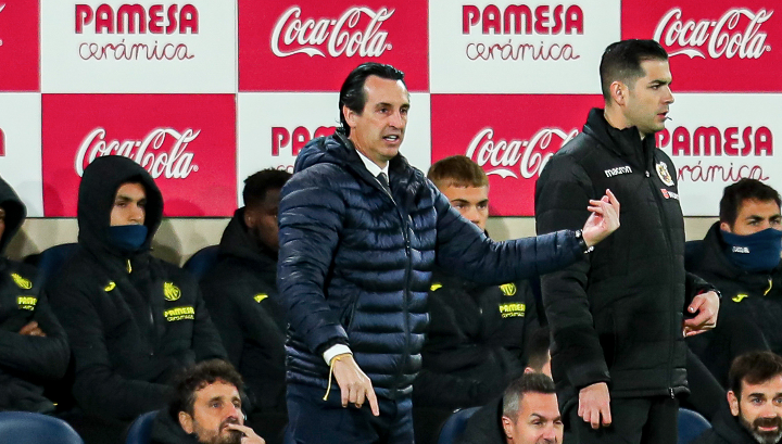 Unai Emery, entrenador del Villarreal, gesticula durante el partido de la Liga Santander entre el Villareal CF y el FC Barcelona en el Estadio de la Cerámica el 27 de noviembre de 2021, en Valencia, España.
Firma
AFP7 / Europa Press