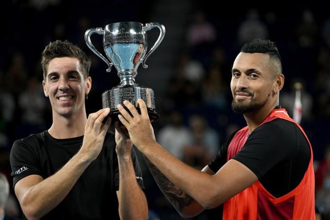 Thanasi Kokkinakis y Nick Kyrgios se proclamaron este sábado inesperados campeones del Open de Australia en un día grande para el tenis de este país