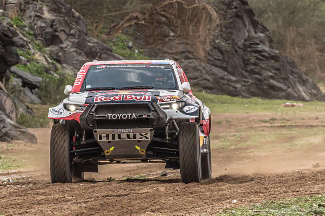 Imagen de uno de los coches participantes del rally Dakar. EFE / ANDREW EATON