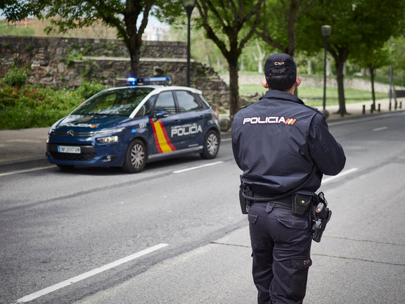 Control de Policia Nacional en el cemntro de la ciudad de Pamplona (avenida Ejercito)