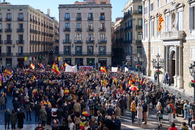 Unas 500 personas protestan en Barcelona contra la "deriva" del Gobierno, según el Ayuntamiento. E.P. / Lorena Sopena