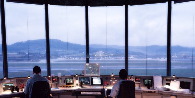 Una torre de control de un aeropuerto. E.P.