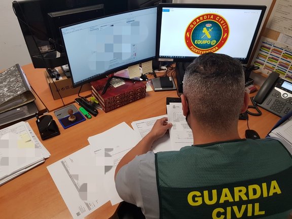Equipo de ciberdelincuencia de la Guardia Civil. / ALERTA