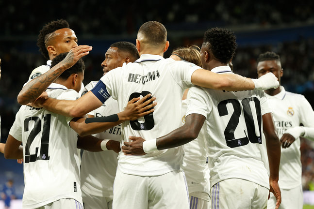 Los jugadores del Real Madrid celebran uno de los goles. / EFE