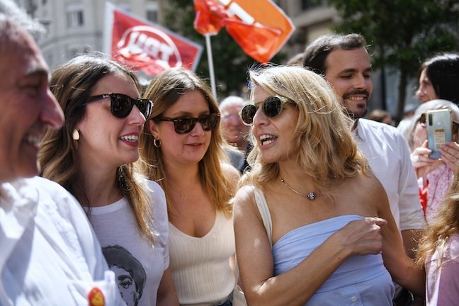 (I-D) La ministra de Igualdad, Irene Montero, la la portavoz de Podemos y candidata a la Presidencia de la Comunidad de Madrid, Alejandra Jacinto, y la vicepresidenta y ministra de Trabajo y Economía Social, Yolanda Díaz, durante la marcha por el Día Internacional de los Trabajadores en el Círculo de Bellas Artes, a 1 de mayo de 2023, en Madrid (España). Los sindicatos CCOO y UGT han convocado esta manifestación en más de 70 ciudades de España, reivindicando la subida de los salarios y la bajada de los precios, en un contexto de tensión con la patronal por el estancamiento de la negociación del V Acuerdo para el Empleo y la Negociación Colectiva.
Fernando Sánchez / Europa Press
01/5/2023