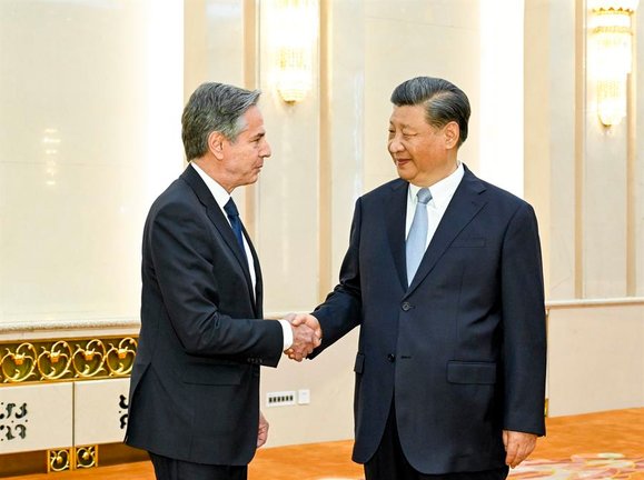 El presidente chino, Xi Jinping, y el secretario de Estado de EE.UU., Antony Blinken. EFE / XINHU