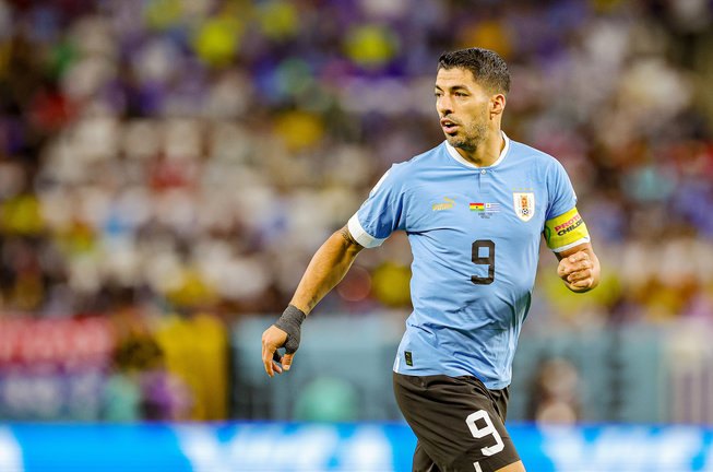 Luis Suarez, jugando un partido con la selección de Uruguay. / Nigel Keene