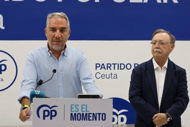 El coordinador general del Partido Popular, Elías Bendodo, este sábado durante su visita a la ciudad autónoma de Ceuta tras la reunión del Comité de Dirección regional. EFE / Reduan