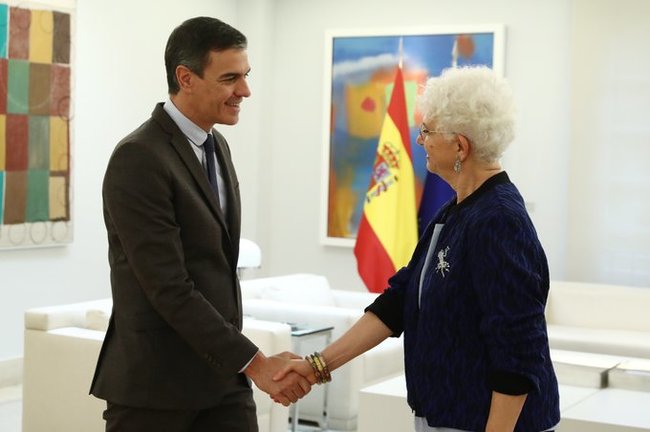 Pedro Sánchez con la embajadora de Israel en España, Rodica Radian-Gordon. / Twitter