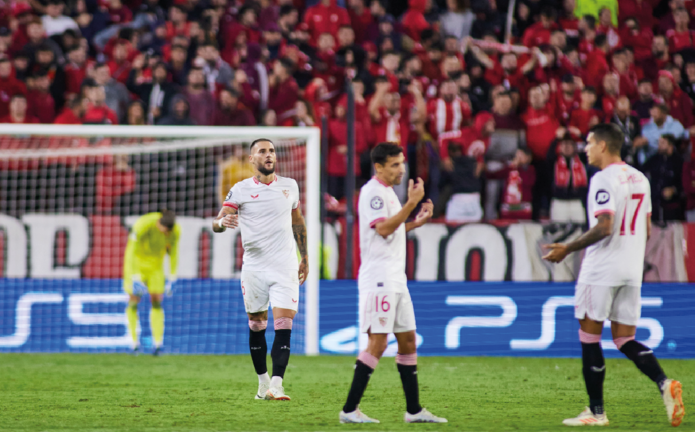 Nemanja Gudelj del Sevilla FC celebra un gol durante el partido de la Liga de Campeones de la UEFA. / E.p.