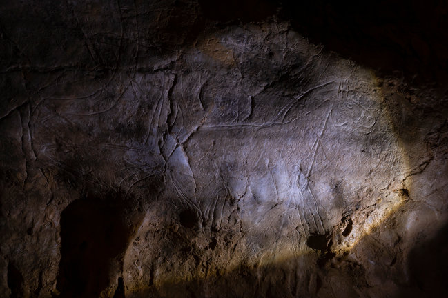 Descubierta hace 120 años en el valle cántabro de Buelna por Hermilio Alcalde del Río, la cueva de Hornos de la Peña representa el arte paleolítico. / Pedro Puente Hoyos