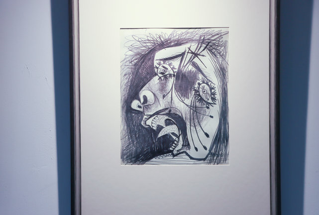 La Universidad Europea del Atlántico se ha sumado a la conmemoración del 50 aniversario del fallecimiento de Pablo Picasso con una exposición que permite sumergirse en 30 años de la obra de este artista. / Celia Agüero Pereda
