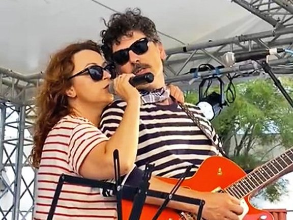 Fotografía de archivo de dúo musical Los Arrancacorazones. / Alerta