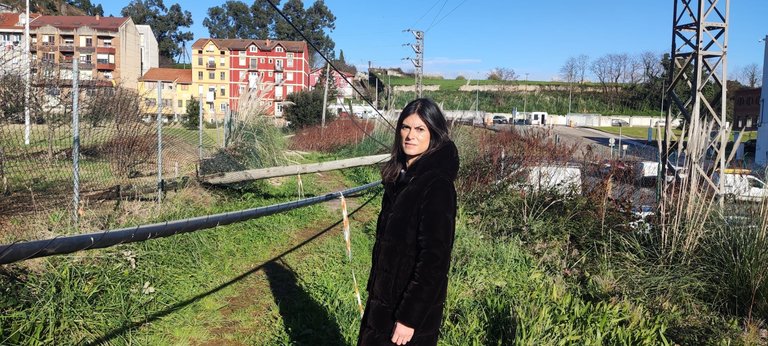 Laura Velasco denuncia el "abandono" del sendero que une Eduardo García y Nuevo Parque. / Alerta