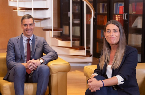 El presidente del Gobierno, Pedro Sánchez, y la diputada de Junts, Miriam Nogueras. Europa Press