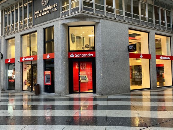 Una sede del Banco Santander. EP
