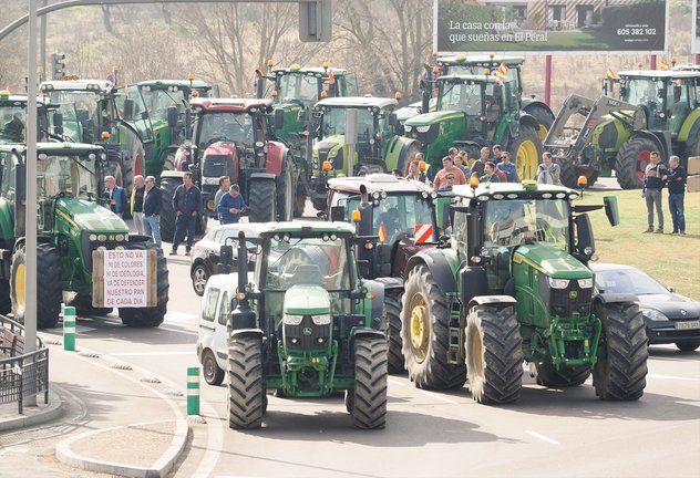 Tractores durante una concentración en Valladolid, Castilla y León (España). EP / Claudia Alba