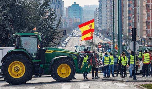 Agricultores salen a la calle para luchar por sus derechos. / AEF