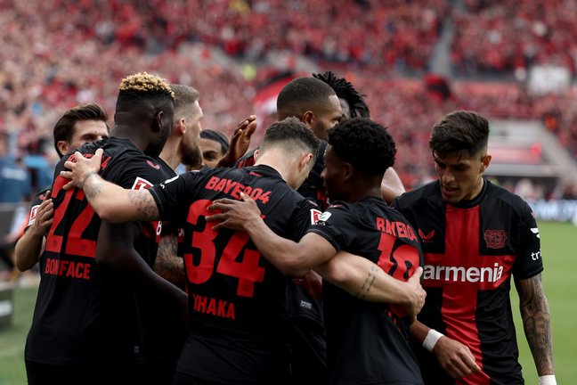 Los jugadores del Leverkusen celebran uno de los goles. / EP