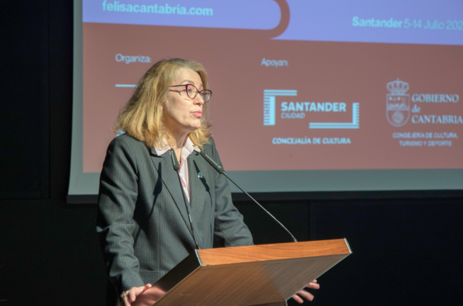 La consejera de Cultura, Turismo y Deporte, Eva Guillermina Fernández, presenta, en rueda de prensa, la Feria del Libro de Santander y de Cantabria.
