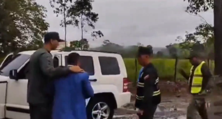 Captura de un vídeo del momento de la detención. / Vídeo Jesús Medina Ezaine