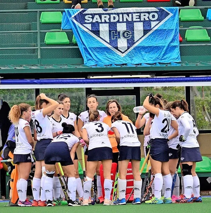 Las jugadoras del Sardinero HC en un encuentro esta temporada. / ALERTA