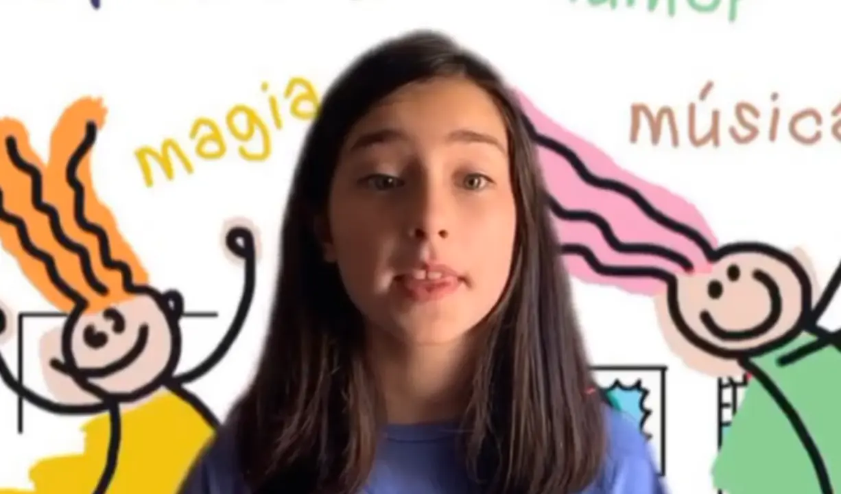 La presentadora del concurso 'Peque Talent' del Ayuntamiento Santander.
