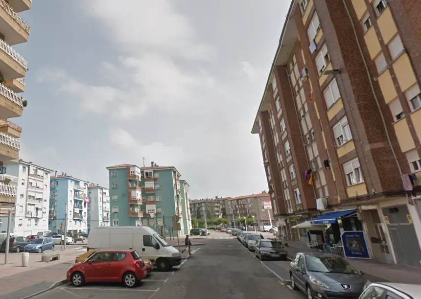 Calle Valle de Cabu&eacute;rniga, Torrelavega, Cantabria.