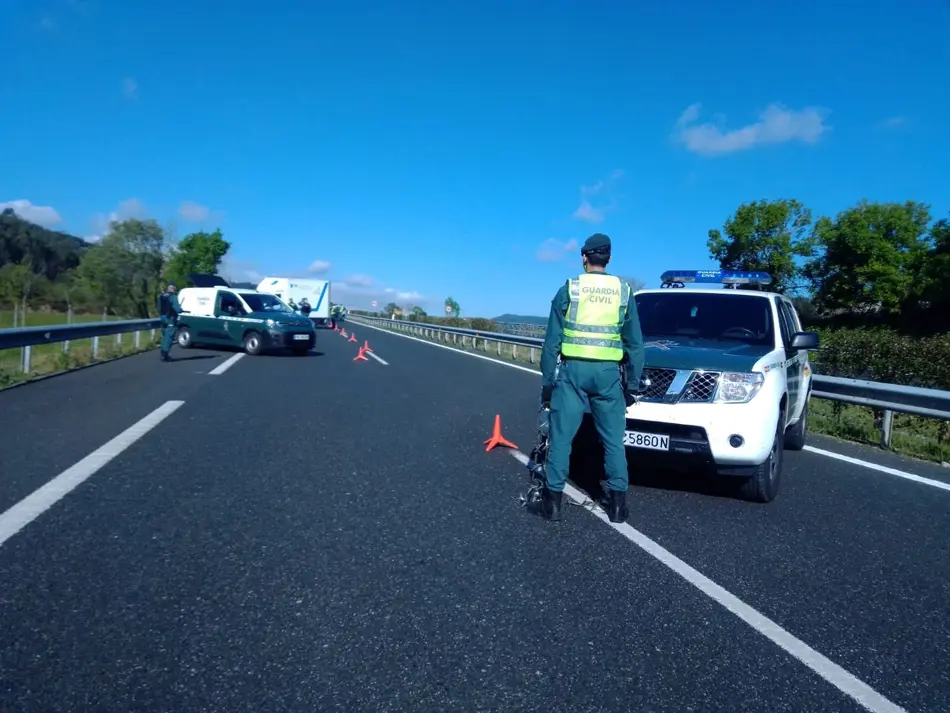 Control de tr&aacute;fico de la Guardia Civil.