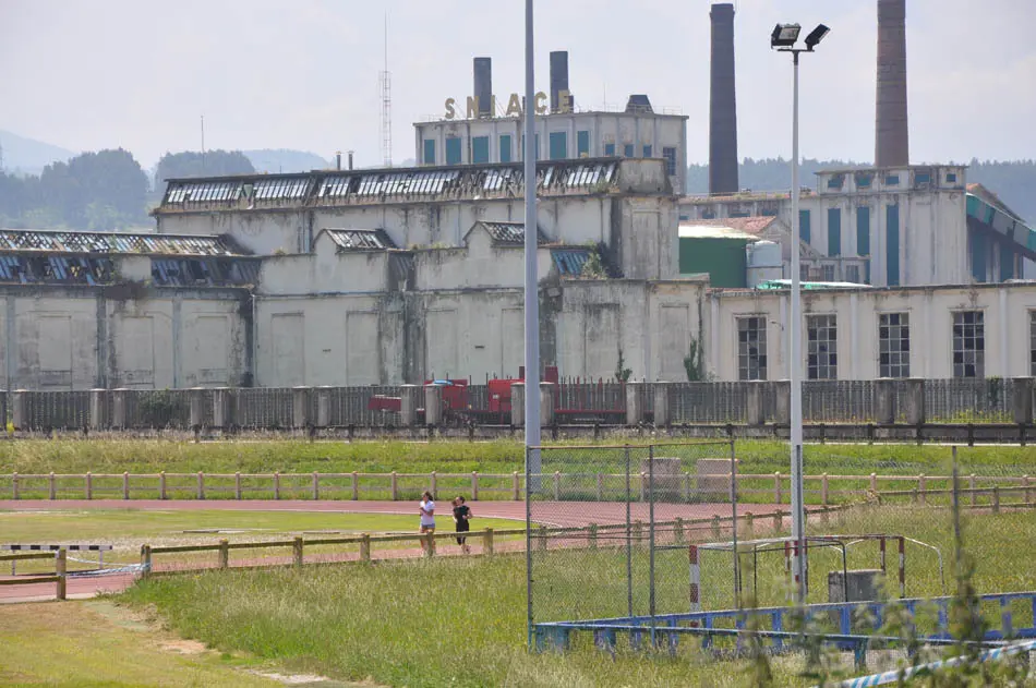 La f&aacute;brica de Sniace en Torrelavega. / S. D&iacute;az
