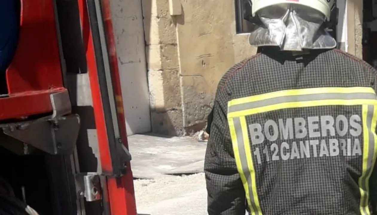 Bomberos del 112 Cantabria.