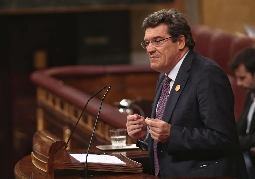 El Ministro de Inclusi&oacute;n, Seguridad Social y Migraciones, Jos&eacute; Luis Escriv&aacute;, interviene durante el pleno celebrado en el Congreso de los Diputados donde han tratado el Real Decreto del Ingreso M&iacute;nimo Vital, en un acto posterior a la sesi&oacute;n de Control al G