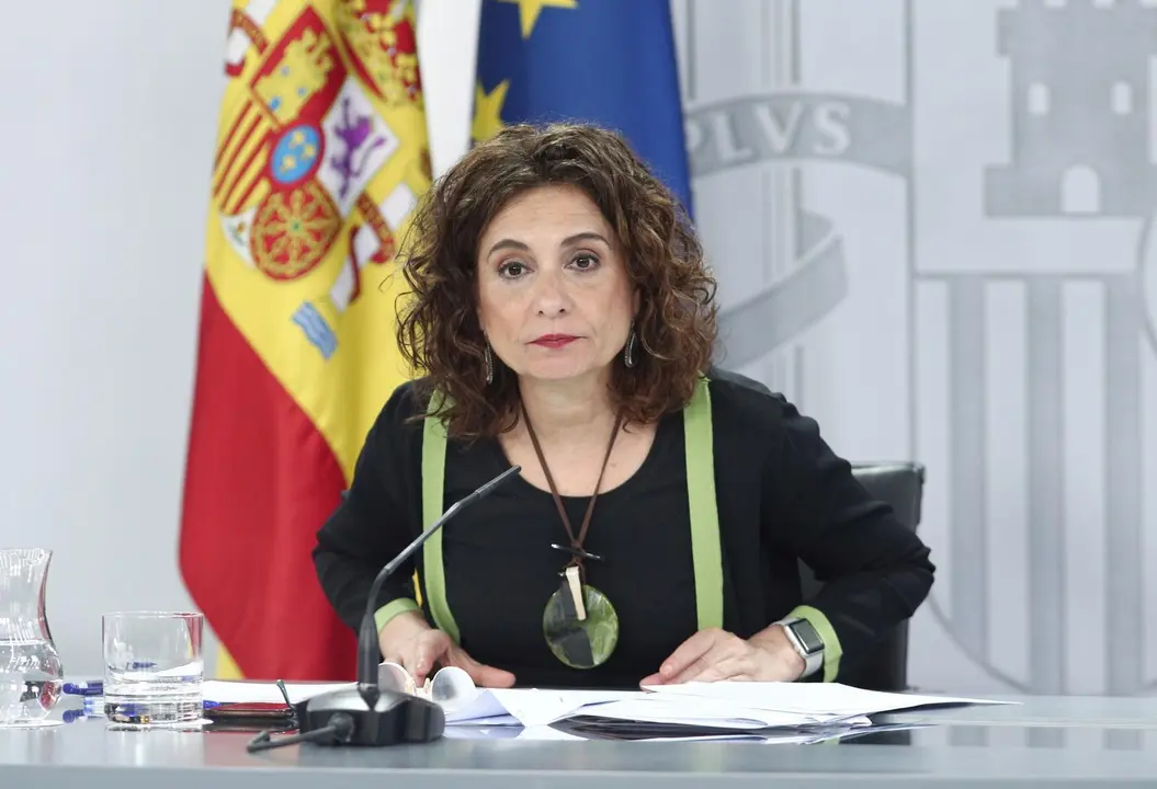 La ministra portavoz y de Hacienda, Mar&iacute;a Jes&uacute;s Montero, comparece en rueda de prensa posterior al Consejo de Ministros celebrado en Moncloa, en Madrid (Espa&ntilde;a), a 16 de junio de 2020.