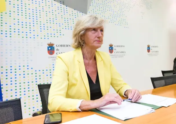 La responsable de Educaci&oacute;n en Cantabria, Marina Lomb&oacute;, consejera del PRC. / alerta