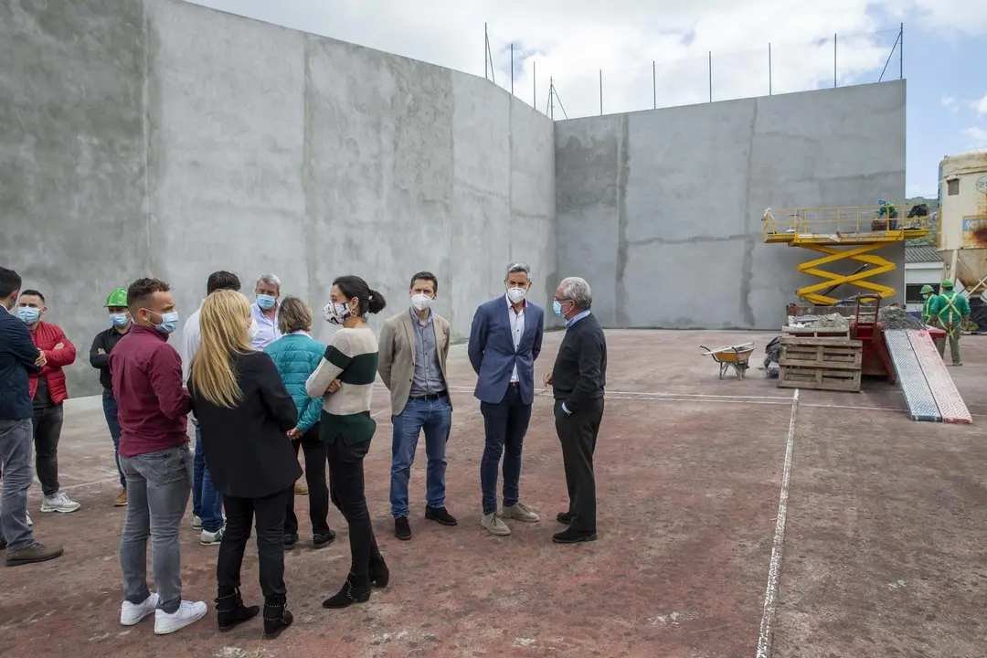 12:30 horas. Liendo
El vicepresidente y consejero de Universidades, Igualdad, Cultura y Deporte, Pablo Zuloaga, visita las obras de remodelaci&oacute;n del front&oacute;n.
17 JUNIO 2020 &copy; Miguel De la Parra