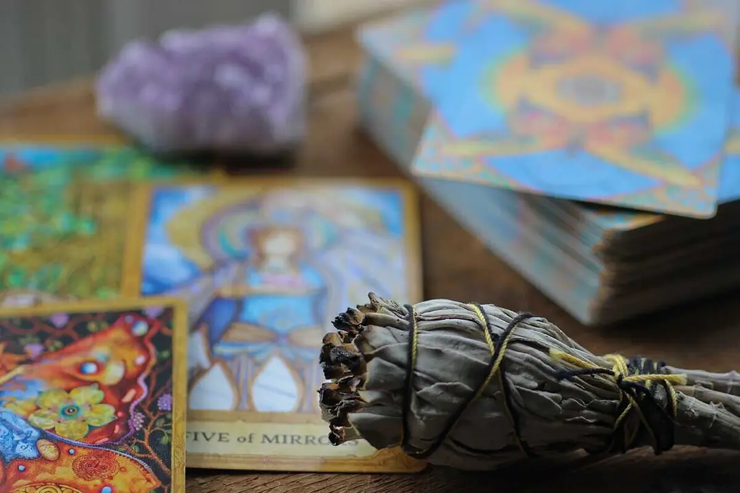 Tarot 806 barato. Solo calidad y videntes de confianza. Foto Unsplash.