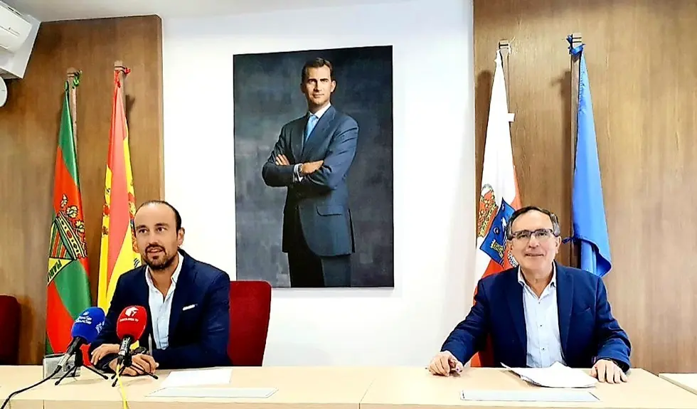 Javier L&oacute;pez Estrada y Jos&eacute; Manuel Cruz Viadero durante la rueda de prensa. / alerta