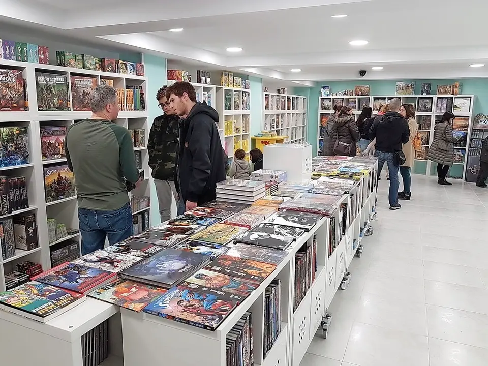 Tienda &lsquo;Distrito Zero&rsquo; en Santander. / ALERTA