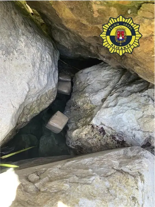 La Polic&iacute;a Local De Alicante Localiza Un Alijo De Hach&iacute;s En La Isla De Tabarca