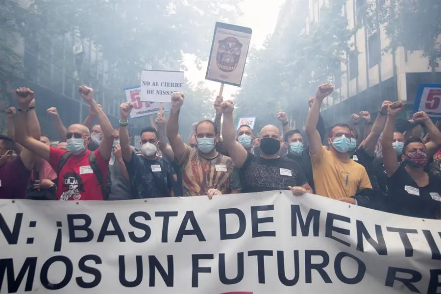 Trabajadores de Nissan en la manifestaci&oacute;n  de Barcelona.EFE/ Marta P&eacute;rez
