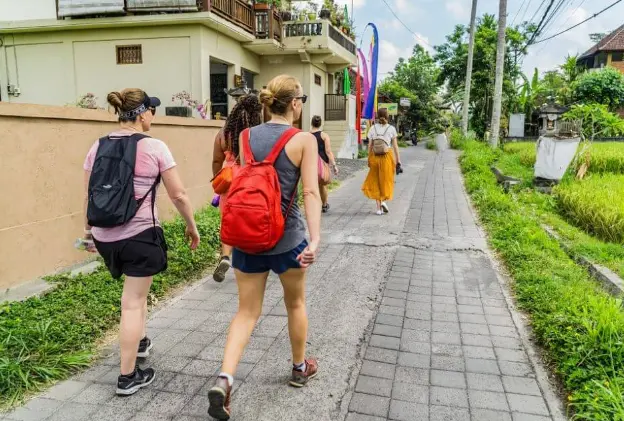 Bali, la ex&oacute;tica isla indonesia conocida por sus playas, frondosos arrozales y riqueza cultural.