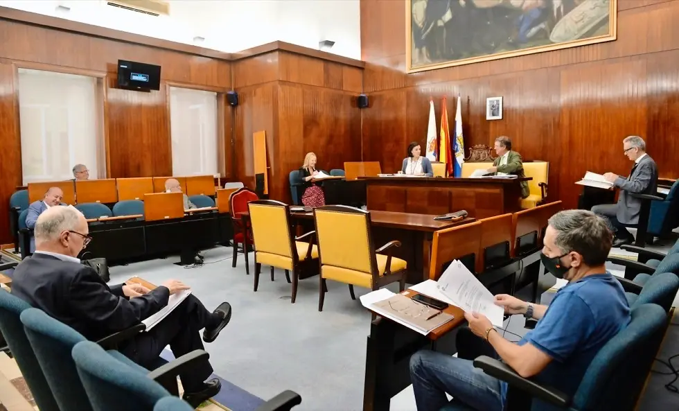 Reuni&oacute;n del consejo de administraci&oacute;n de la Sociedad Cementerio Jard&iacute;n. / ALERTA
